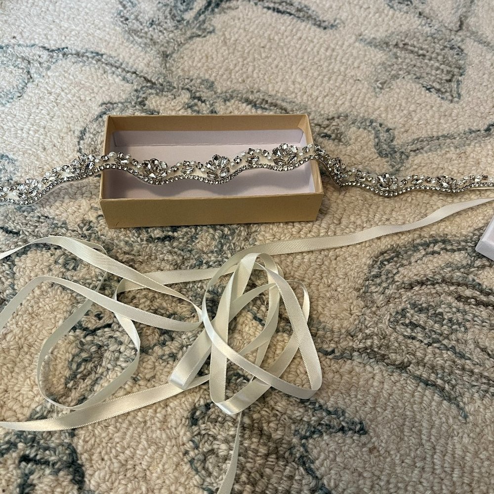 NIB Sparkly Crystal Wedding Dress Sash Belt / Ivory Organza